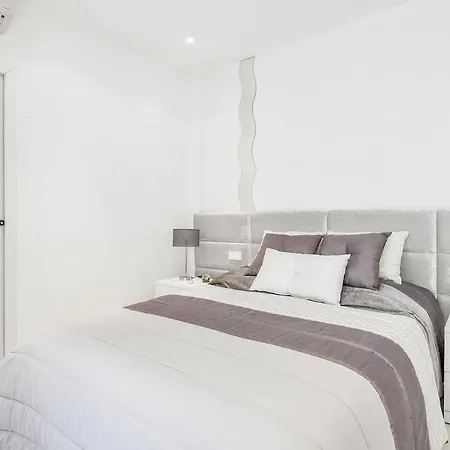 Charming 1br In Heart Of *